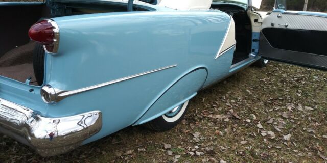 Oldsmobile Ninety-Eight 1954 image number 17