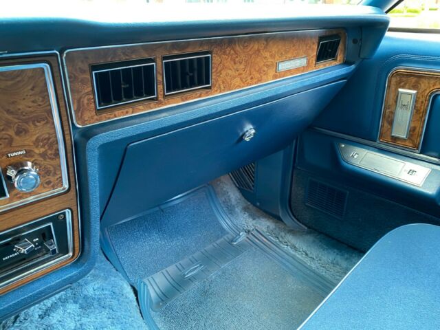 Mercury Grand Marquis 1977 image number 28