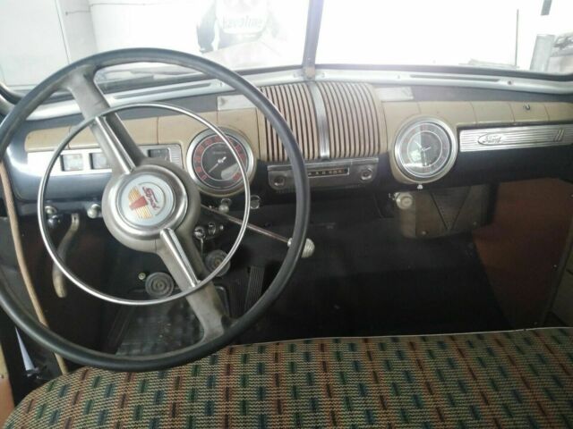 Ford Super Deluxe 1946 image number 31