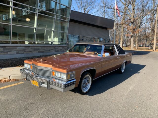 Cadillac DeVille 1979 image number 0