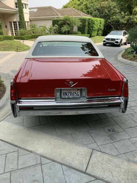 Cadillac DeVille Coupe 1977 image number 21