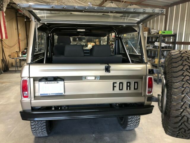 Ford Bronco 1972 image number 12