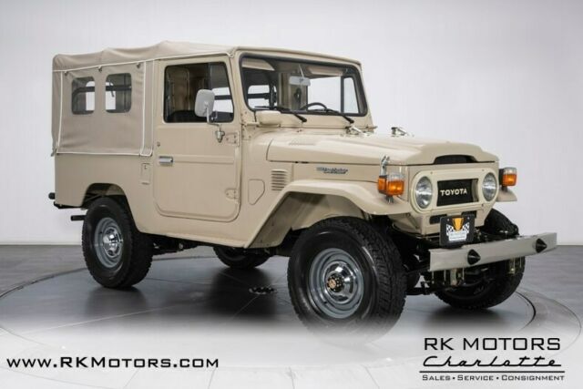 Toyota Land Cruiser 1977 image number 30