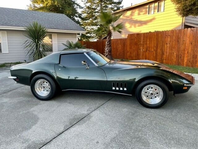 Chevrolet Corvette 1969 image number 0