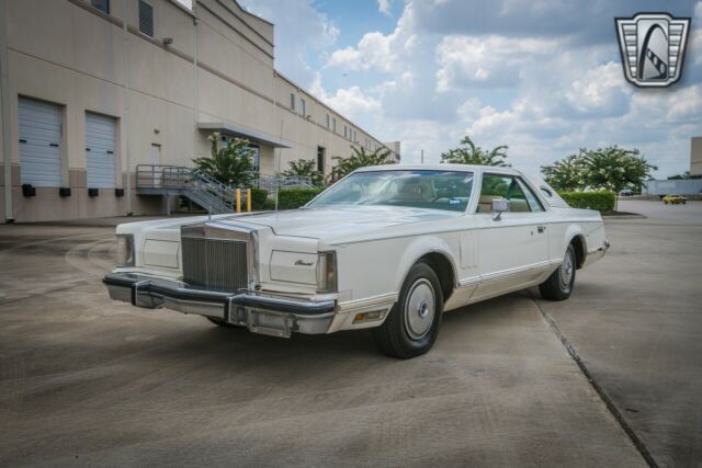 Lincoln Continental 1977 image number 27