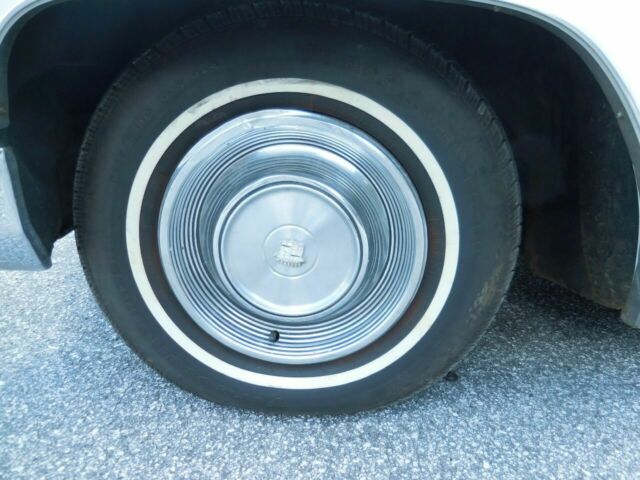 Cadillac DeVille 1968 image number 11