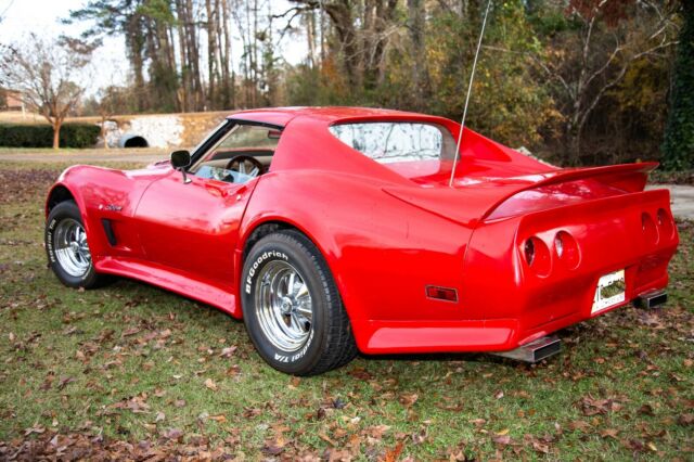 Chevrolet Corvette 1976 image number 16