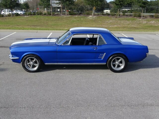 Ford Mustang 1966 image number 16