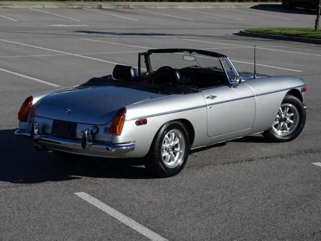 MG MGB 1972 image number 45