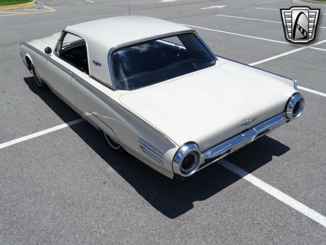 Ford Thunderbird 1961 image number 42