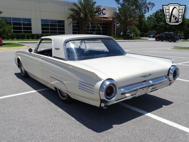 Ford Thunderbird 1961 image number 43