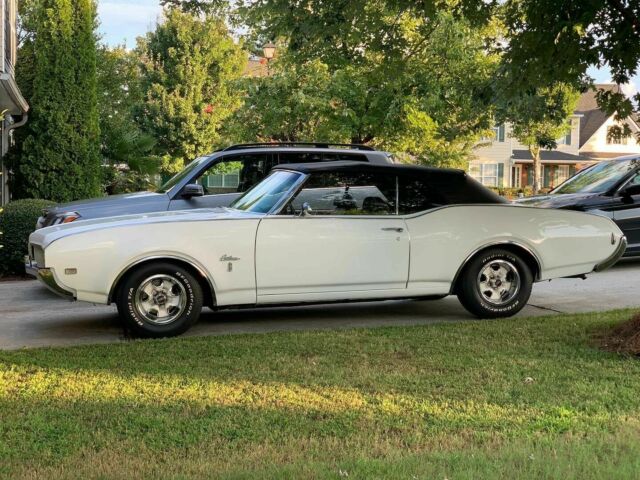 Oldsmobile Cutlass S 1969 image number 0