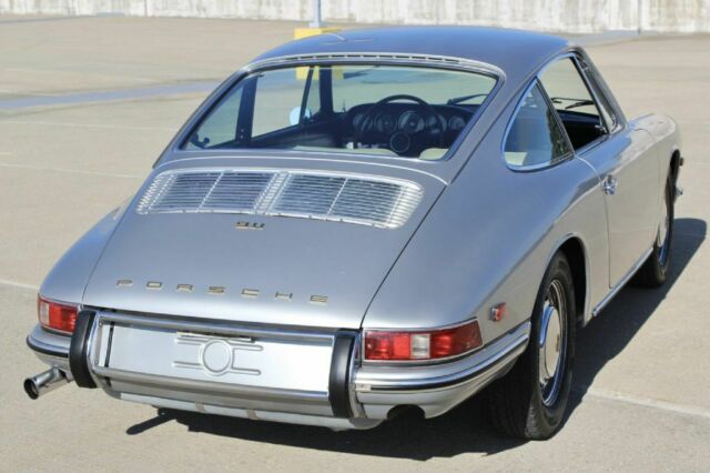 Porsche 911 1967 image number 17