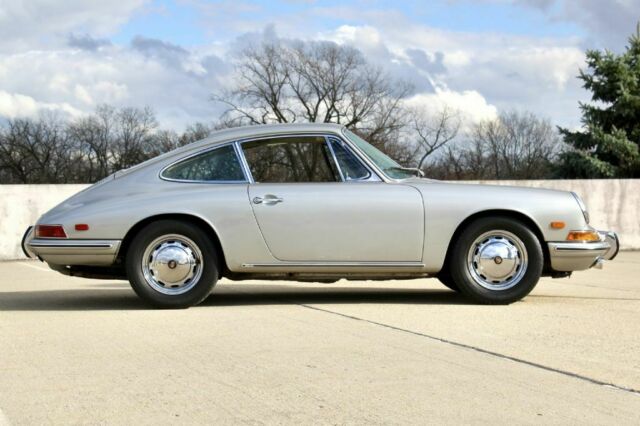 Porsche 911 1967 image number 20