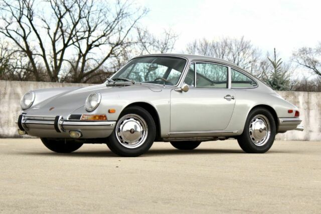 Porsche 911 1967 image number 24