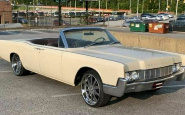 Lincoln Continental 1967 image number 1