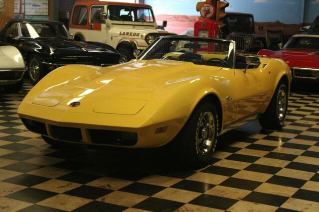 Chevrolet Corvette 1974 image number 19