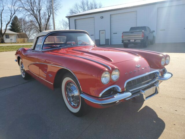 Chevrolet Corvette 1961 image number 28