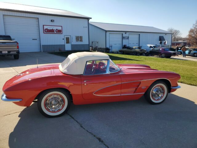 Chevrolet Corvette 1961 image number 29