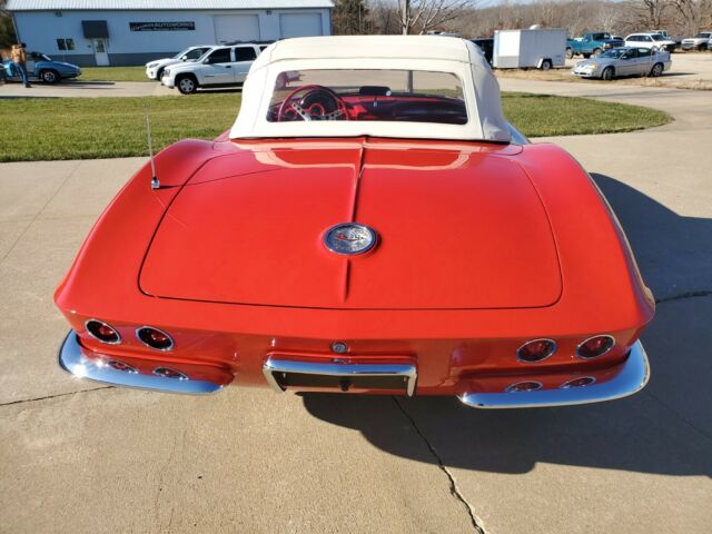 Chevrolet Corvette 1961 image number 31