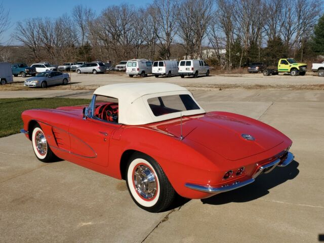 Chevrolet Corvette 1961 image number 33