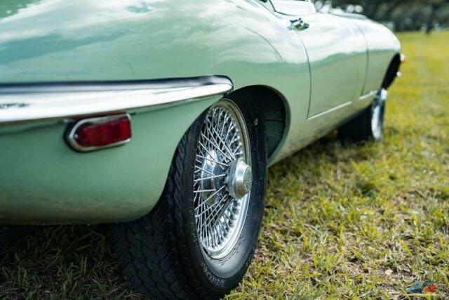 Jaguar E-Type 1970 image number 13