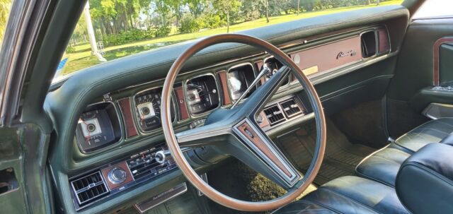 Lincoln Continental 1971 image number 21