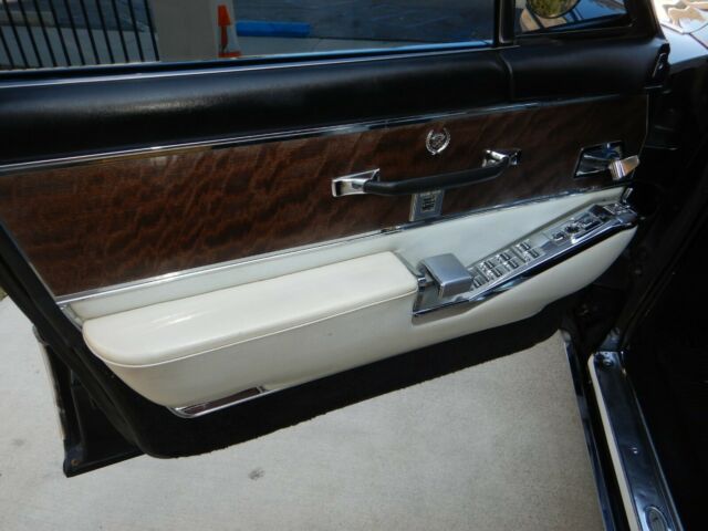 Cadillac Fleetwood 1964 image number 18