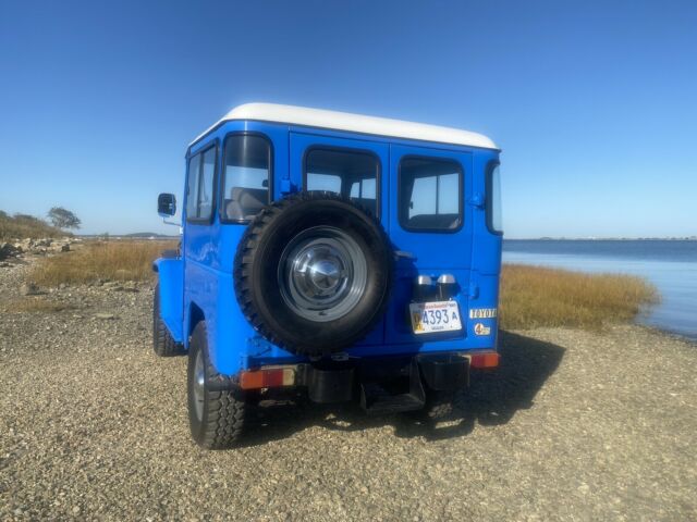 Toyota Land Cruiser 1976 image number 11