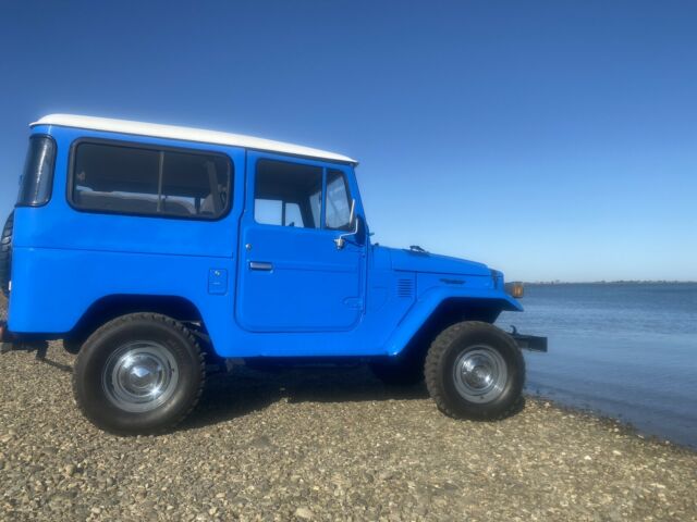 Toyota Land Cruiser 1976 image number 5