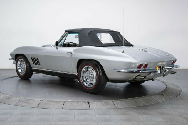 Chevrolet Corvette 1967 image number 11