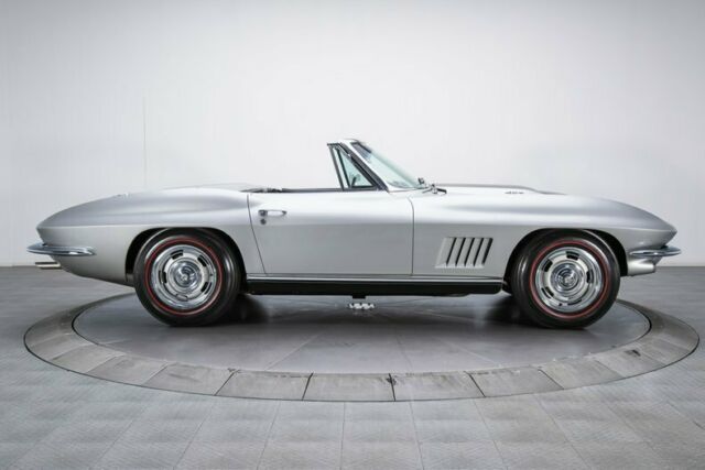 Chevrolet Corvette 1967 image number 12