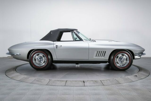 Chevrolet Corvette 1967 image number 13