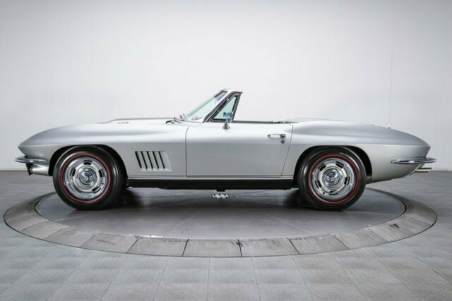 Chevrolet Corvette 1967 image number 14