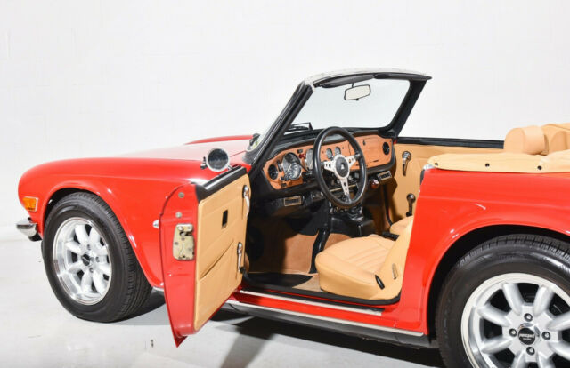 Triumph TR-6 1976 image number 10