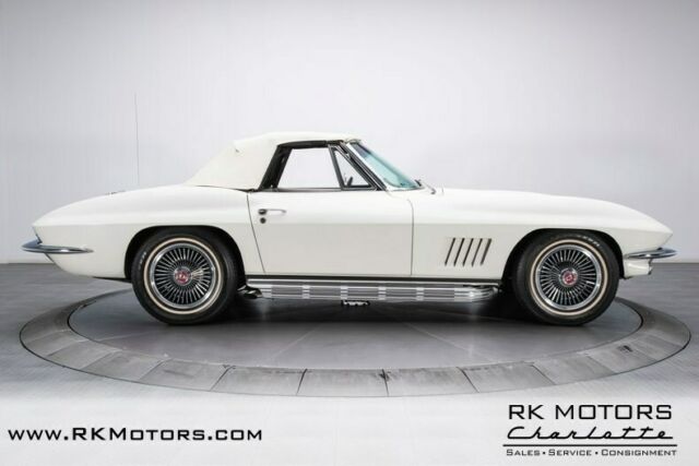 Chevrolet Corvette 1967 image number 17