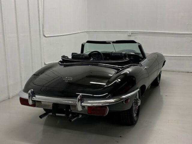 Jaguar E-Type 1970 image number 36