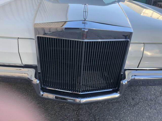 Lincoln Mark IV 1972 image number 1