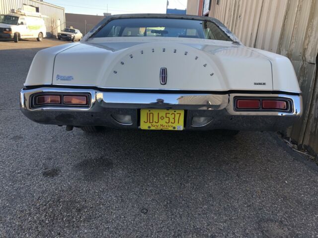 Lincoln Mark IV 1972 image number 16