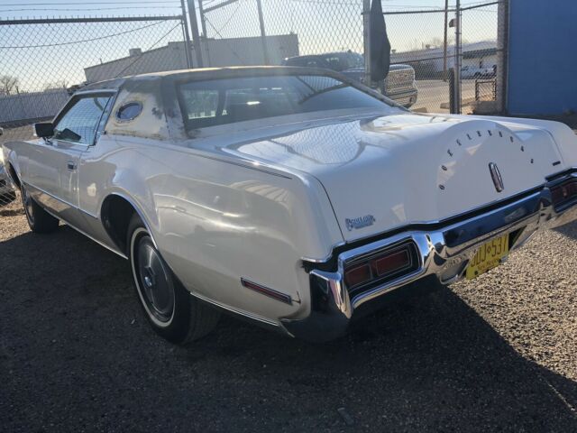 Lincoln Mark IV 1972 image number 23