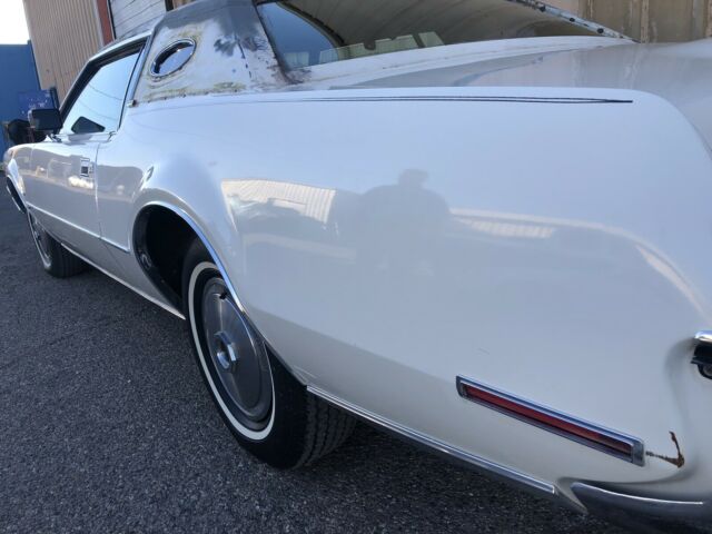 Lincoln Mark IV 1972 image number 4