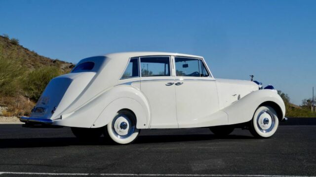 Rolls-Royce Silver Wraith 1951 image number 11