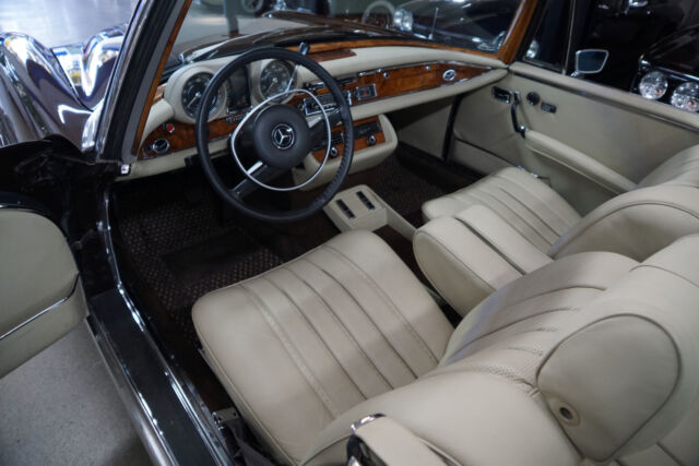 Mercedes-Benz 280SE 3.5 V8 Cabriolet 1971 image number 20