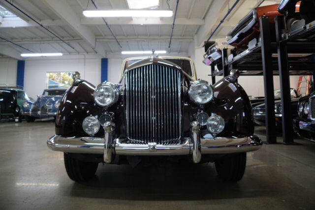 Bentley R-Type 4 1/2 Litre Big Bore LHD Saloon 1953 image number 31