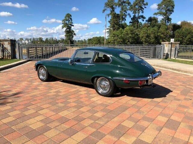 Jaguar E-Type Series III 2 + 2 1972 image number 29