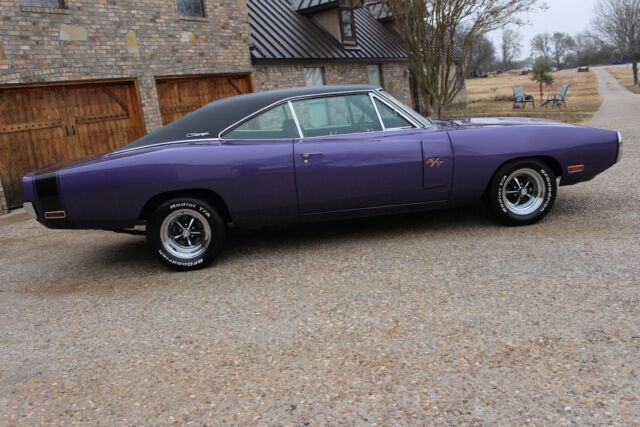 Dodge Charger 1970 image number 32