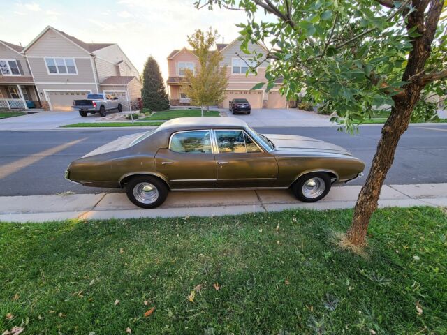 Oldsmobile Cutlass 1972 image number 0