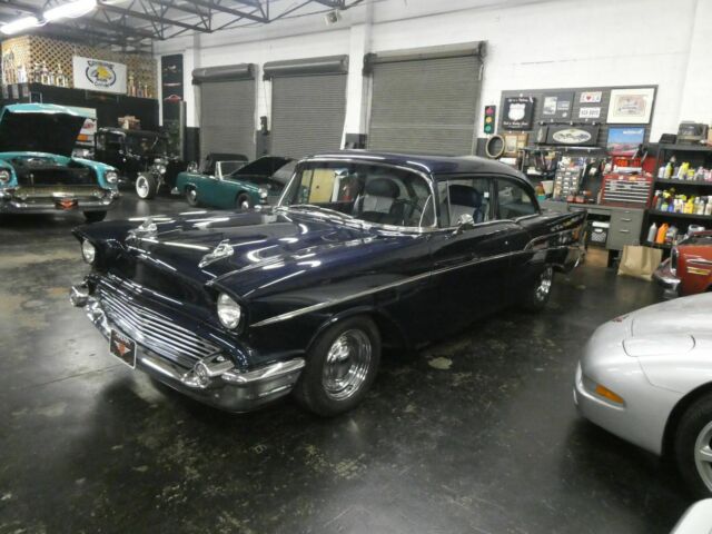 Chevrolet Bel Air/150/210 1957 image number 2