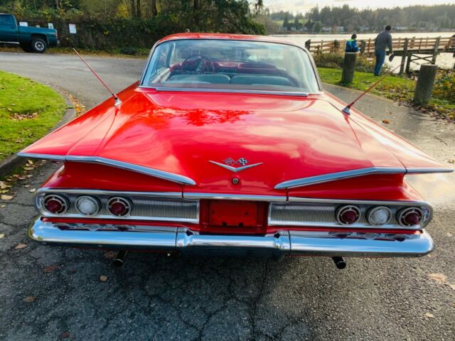 Chevrolet Impala 1960 image number 2