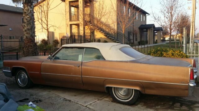 Cadillac DeVille 1969 image number 16